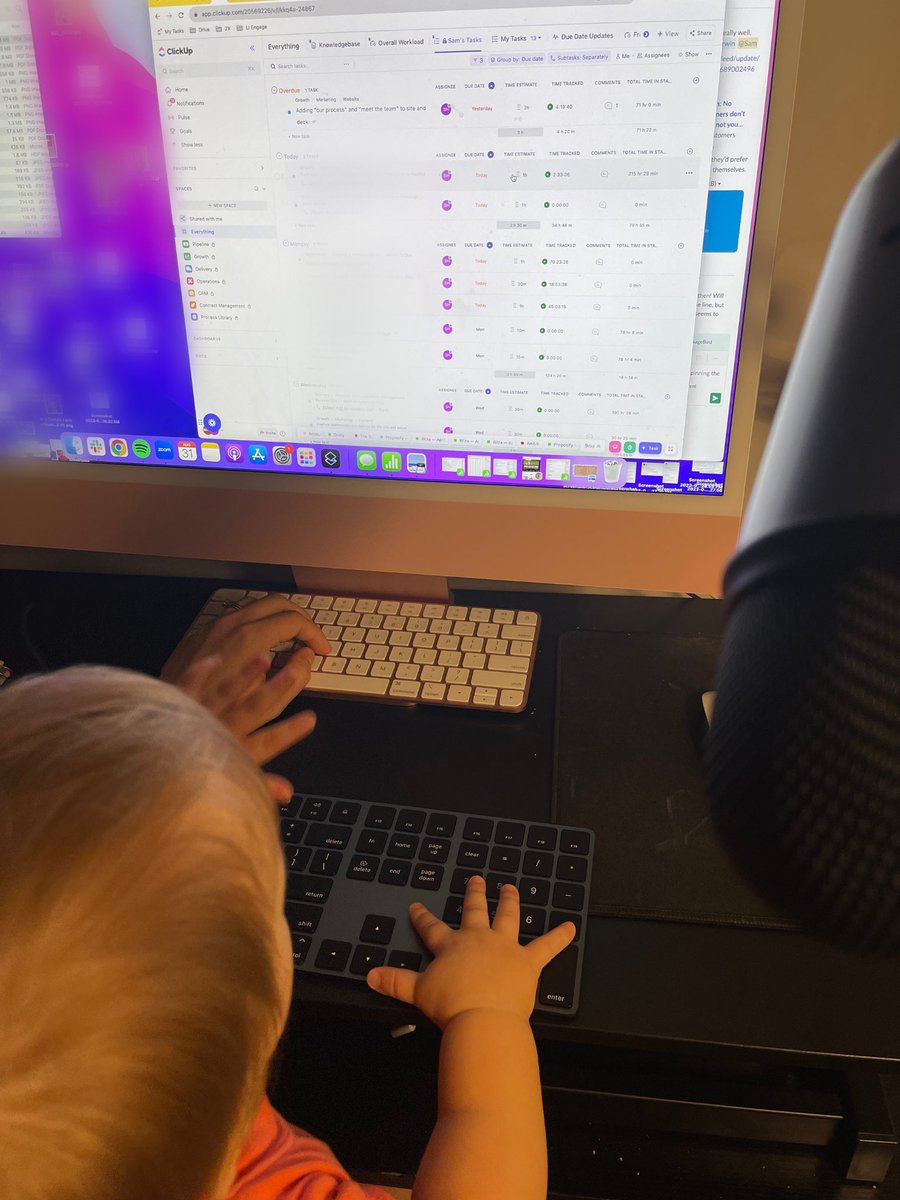 samwisehembree's tweet photo. I asked my 11-month-old what he wants to accomplish before his 1st birthday. 

He said he wants to learn B2B marketing, and become an influencer.

So, that’s what we’re doing. 

Clickity clack. ;) https://t.co/wPc6v6rRQr