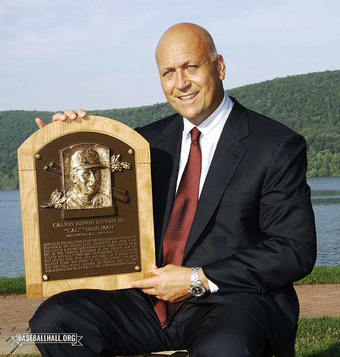 baseballhall's tweet photo. On this date in 1995, the country celebrated as Cal Ripken Jr. played in his 2,131st straight game, breaking Lou Gehrig's "unbreakable" record. Twelve years later, the Iron Man would get a bronze plaque in Cooperstown.

(Milo Stewart Jr./National Baseball Hall of Fame and Museum) https://t.co/p22bmtcjez