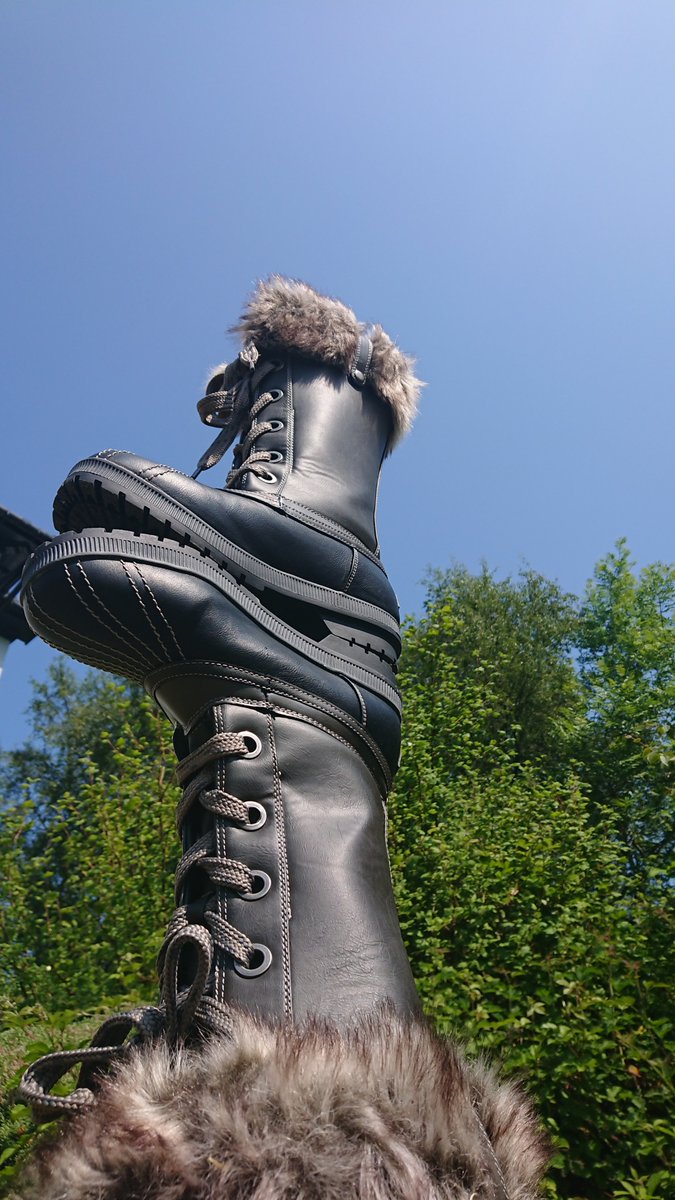 wampiremaster's tweet photo. oops Boot Fell 
https://t.co/Jx7bQe3krw
 #boots #dominatrixboots #kneeboots #kneebootstyle #bootsstyle #winterboots #snowboots #bootsfetish #fashionboots #bootsfashion #ladiesboots #womenboots #leatherboots #leatherbootsfetish #leatherbootshoes https://t.co/BaHBcgNZMF