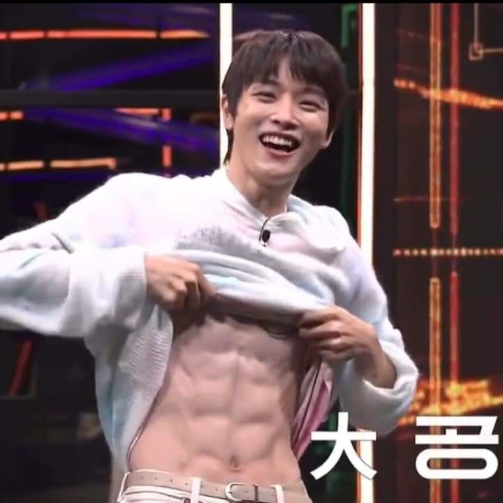 _donkey0's tweet image. SUNGCHAN!!???