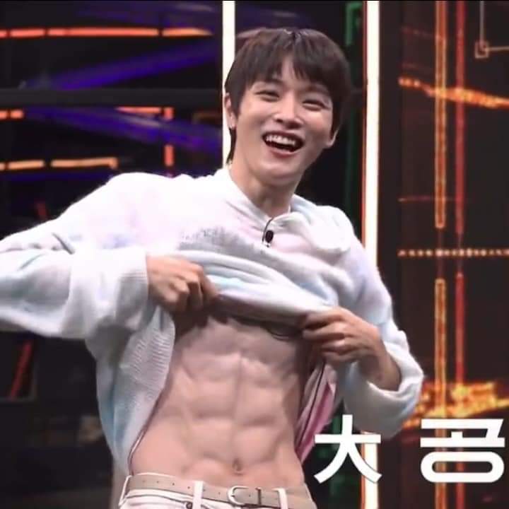 _donkey0's tweet image. SUNGCHAN!!???