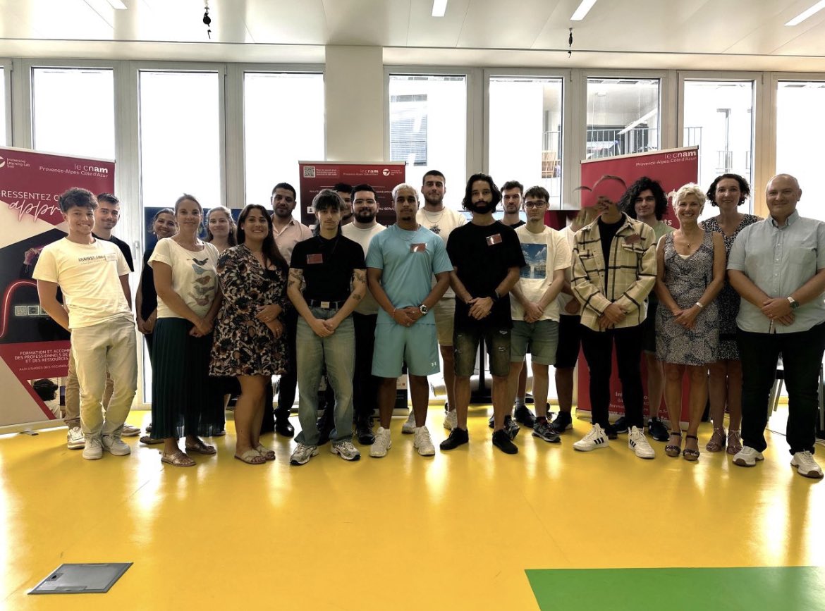 📢Le Cnam Paca, le Lycée Polyvalent Costebelle et le CFA accueillaient hier la première promotion de la nouvelle Licence pro. en alternance en Cybersécurité CRISIS. 
L’équipe du Lab Innovation du Cnam Paca a eu le plaisir d’accueillir les 12 étudiants pour une journée de cohésion