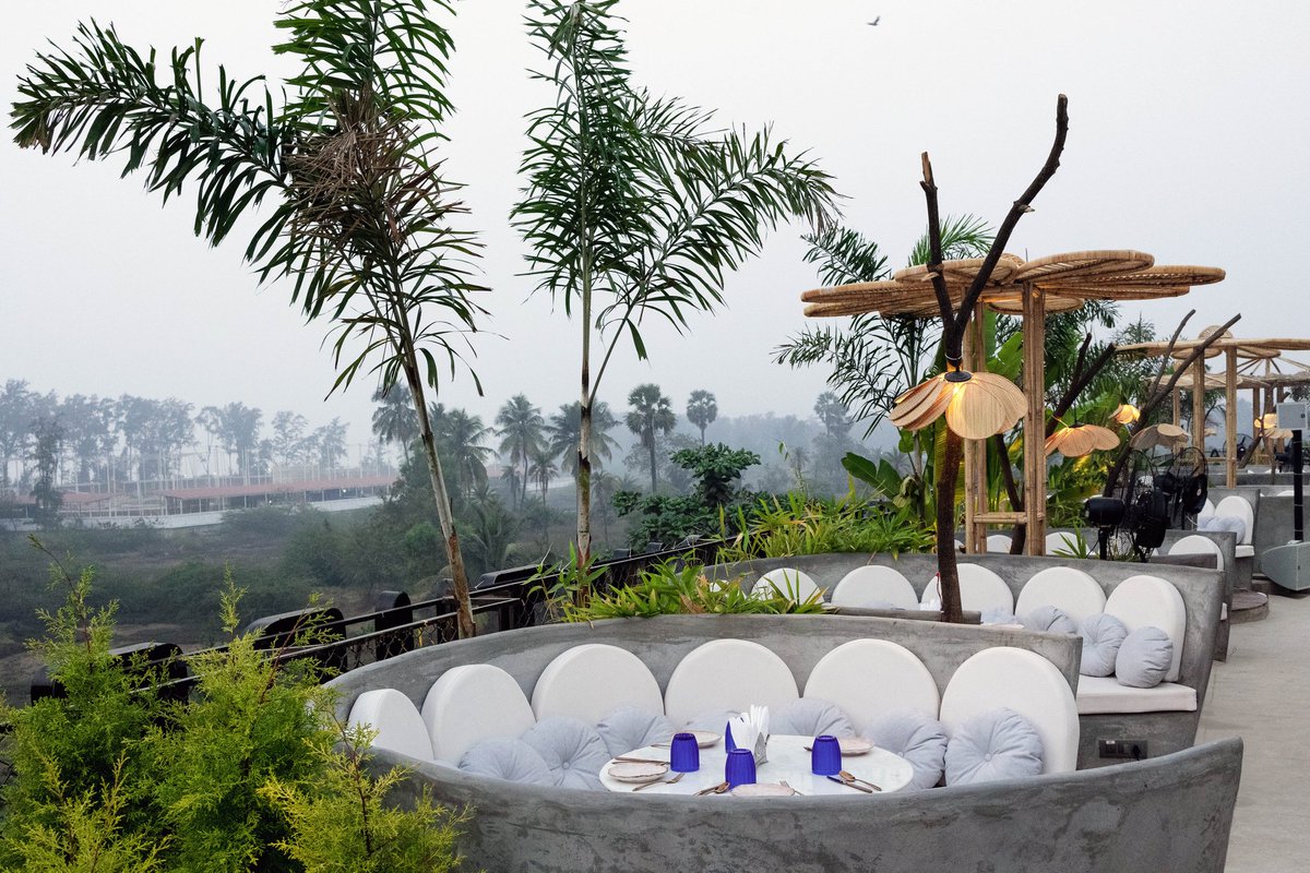 This #SundownerBar in #Daman is Intricately Crafted with an Emphasis on Cultural Influence and #Sustainability Project: Daman Culture Location: Daman and Diu Design House: D’arc Studio Principal Designer: Aakruti Johari Photography: Harsh Surti