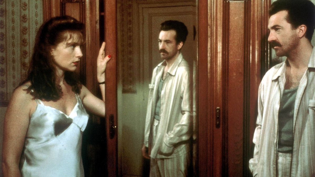 CestDuCinema's tweet photo. Une affaire de femmes (1988) // dir. Claude Charbol https://t.co/UVAaq6xJIp