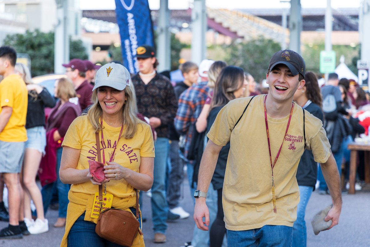 ASU_Alumni's tweet photo. Get ready for another Sun Devil win at Sparky's Touchdown Tailgate Sept. 9 for the Blackout Game and Faculty and Staff Appreciation Night! Pregame with Sparky and the Sun Devil Marching Band with food, games and live entertainment! #ASUGameday #ForksUp
https://t.co/bvK0L59y9N https://t.co/UsseCgcKwH