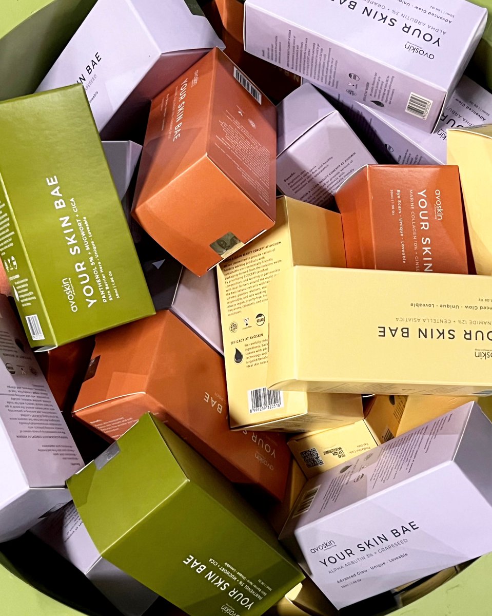 avoskinbeauty's tweet photo. Habis ngelihat skincare sebanyak ini kok hawa-hawanya jadi pengen berbagi sama Sahabat Avo biar glowing bareng ya🫣

Coba reply, pada mau yang mana nih?🤏 https://t.co/souaSADiwD