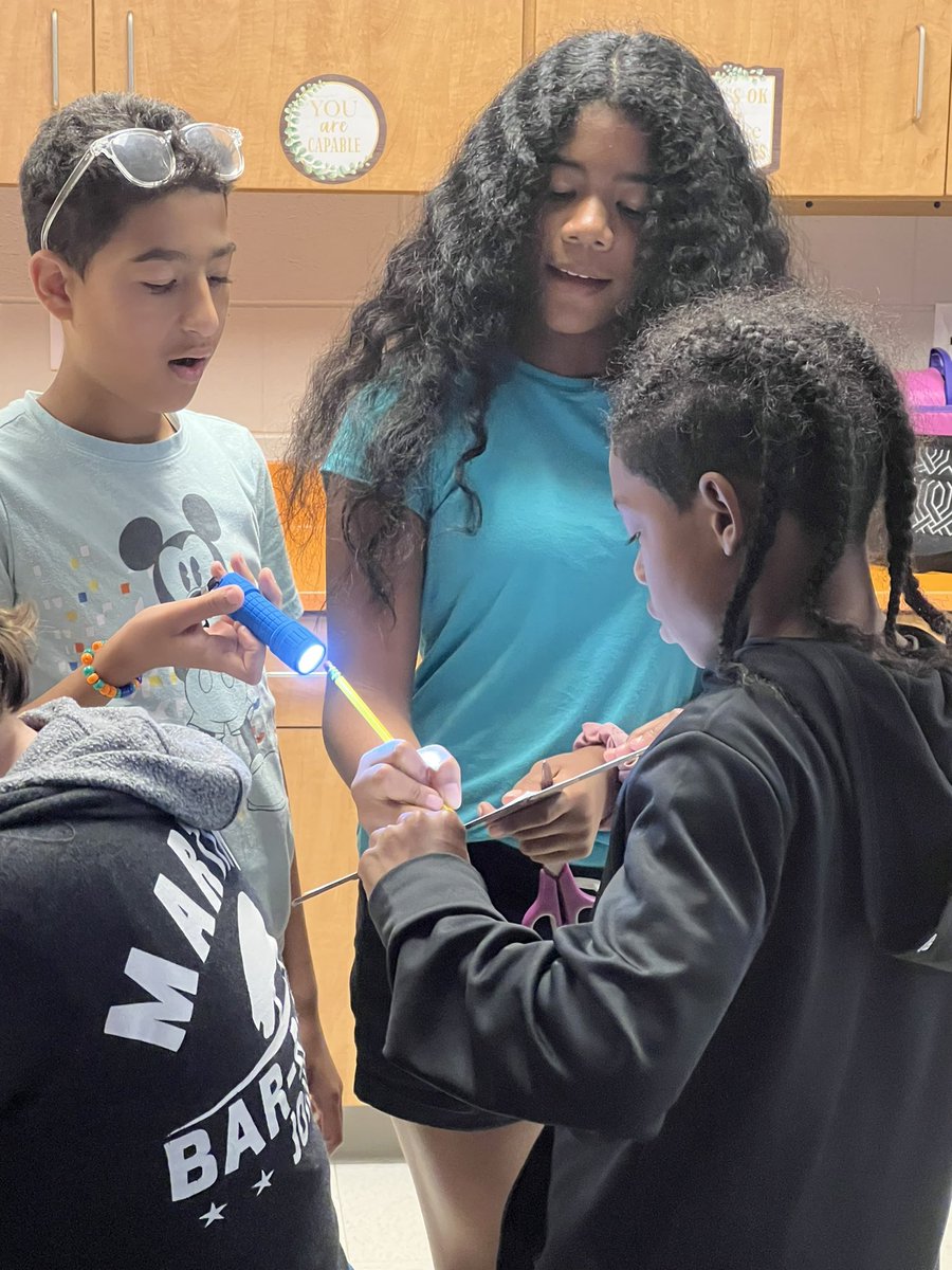BethJCarter's tweet photo. Adding to our understanding of temperature patterns. ☀️ 🌍 Yesterday, we solidified our understanding that temperature patterns vary based on latitude and time of year. Today's focus is on the concentration of sunlight on our spherical planet. #ProudtoBEatRFE https://t.co/ePrSlZjHNg