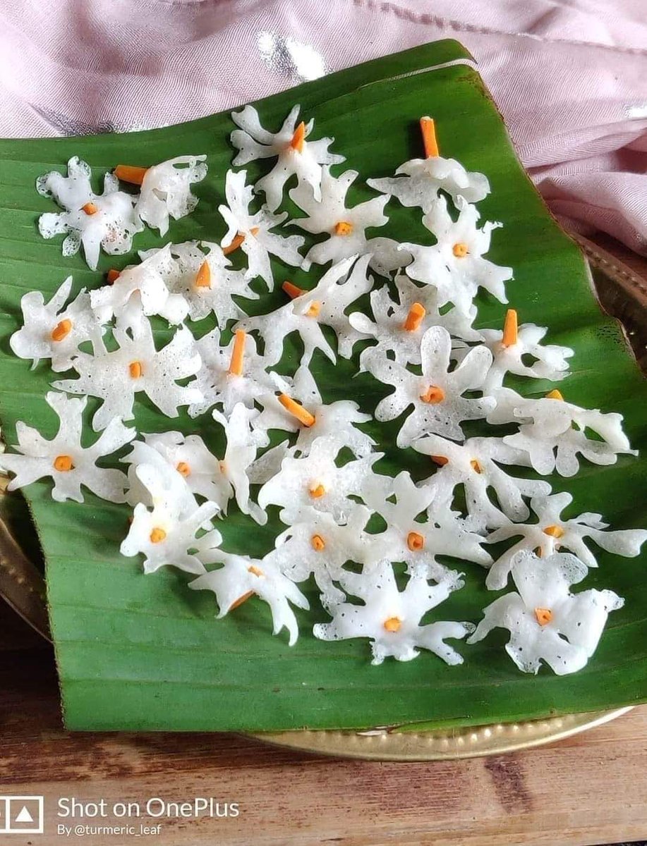 AnilPulipati12's tweet image. #CreativityAtItsBest 
These are not Parijat/Night Jasmine Flowers, But Dosas made in a cooking competition by a Lady from Maharashtra #India. The Stems are made with Carrots.

#IndianCuisine #Indian #Bharat #abayas #yagmur #3daystoALxEnglot #vunzigewoensdag @Brics_Dollar