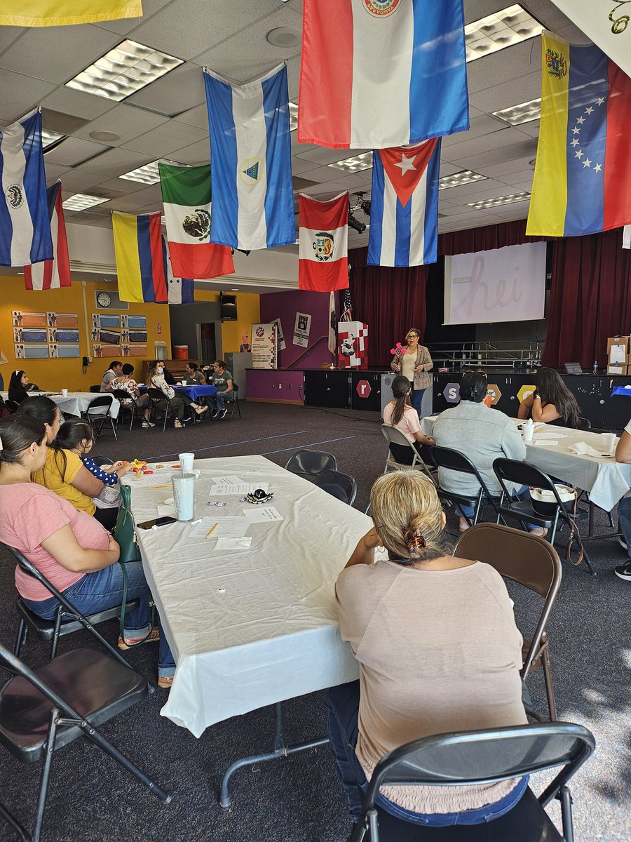 Icebreaker👨‍👩‍👧‍👦 sharing culture at
#parentportalworkshop2023
<a href="/BosLangAcademy/">Bostonia Global</a> 
<a href="/FACETeam6/">cvusd_FACE</a>