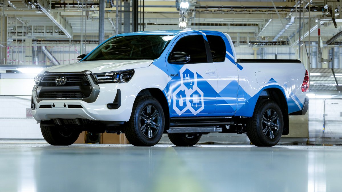 Built in Britain at Toyota's Burnaston plant, this is the world's first hydrogen-fuelled Hilux pick-up.

The new powertrain uses core elements from the Toyota Mirai hydrogen fuel cell electric saloon – technology that has proved its quality in almost 10 years of commercial
