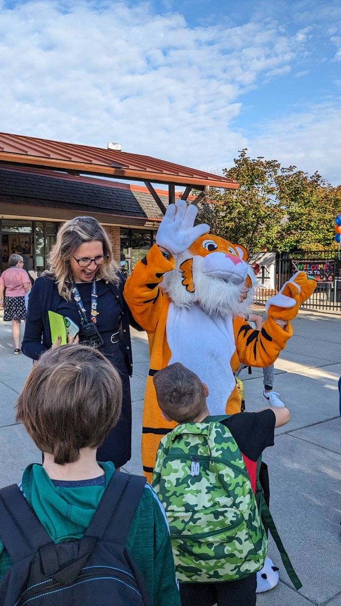 Jana Sanchez tweet media