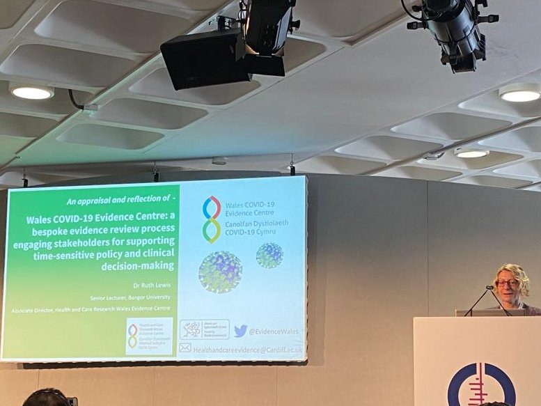 Our Associate Director, Dr Ruth Lewis, presenting at #CochraneLondon on the bespoke evidence review process used by the Wales COVID-19 Evidence Centre. 

Discover more in the Centre's legacy report: bit.ly/44WKQAh

@ResearchWales @adriangkedwards @NJosephWilliams