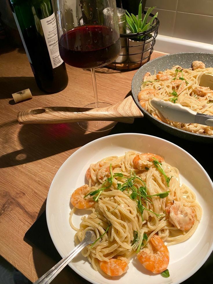ikeupriince's tweet photo. dinner 😃 https://t.co/n7qNL8EmQw