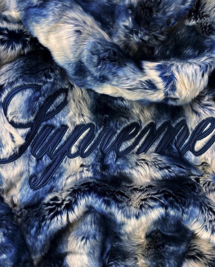 Shtreetwear's tweet photo. Supreme FW22 Faux Fur Jacket https://t.co/U8voKwECyk
