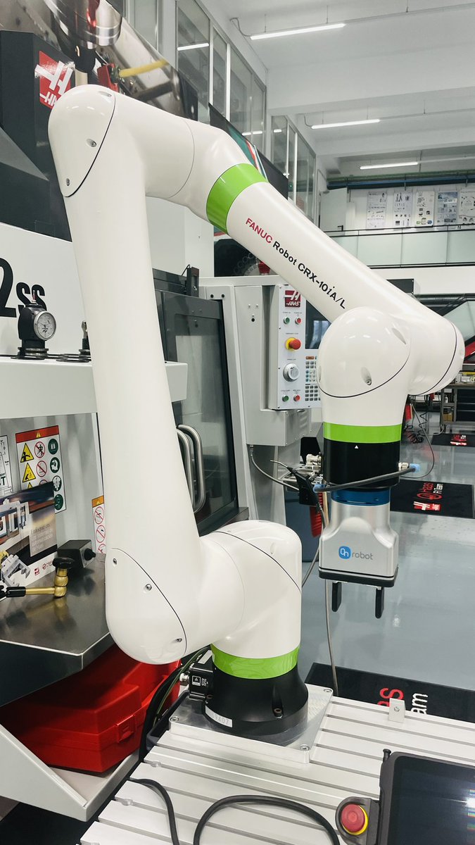 sebastiangtz's tweet image. Fanuc Robot CRX-10iA/l #fanucrobotics #cobot