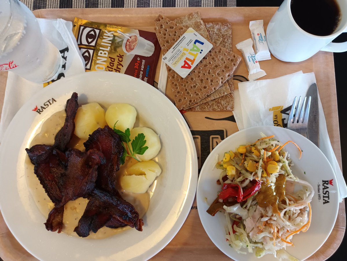 kristallnaach's tweet photo. Gleich #Stuga? Nöö..haben Hunger!
😘Vom #See liegt #Rasta am Weg😇
#Dagenslunch😝♥#Dagensmenü
#Vänern #Grums #Autobahn #E18
#Schweden 🇸🇪 #Sverige 🦌#Sweden
#Elchenländle23 💙💛 #Värmland https://t.co/6NlCGnJO6h