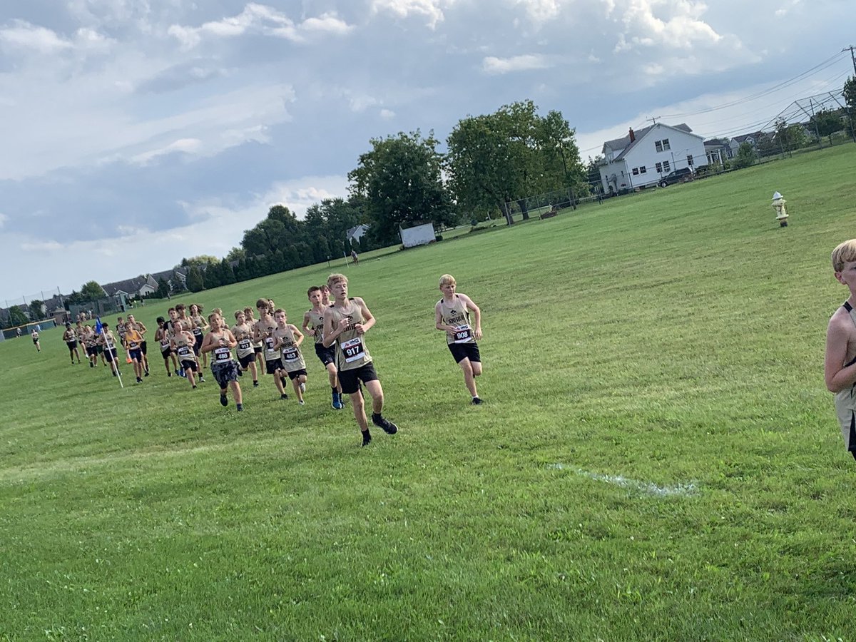 PburgPJHS's tweet photo. Another impressive outing for the boys cross country team against Washington and Arbor Hills! https://t.co/TocIEgi4DG