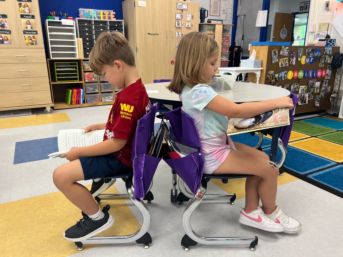 loadsoffunin121's tweet photo. #PrivateReading ๐๐ I LOVE how much this class family loves books!!! https://t.co/I1QhSKD8bK