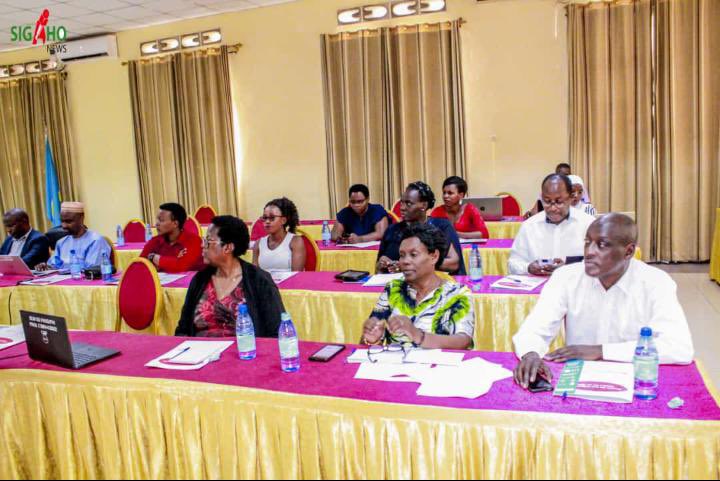 Un grand honneur de participer et de contribuer à l’atelier d’analyse de la cascade 95-95-95 chez les #PVVIH. Les échanges se sont portées sur les avancées et les défis dans la lutte contre le #VIH. <a href="/bobothe92/">IRAKOZE Bobette</a> nous a représenté. <a href="/EF_LINITIATIVE/">L'Initiative</a> <a href="/expertisefrance/">Expertise France</a> <a href="/GlobalFund/">The Global Fund</a>