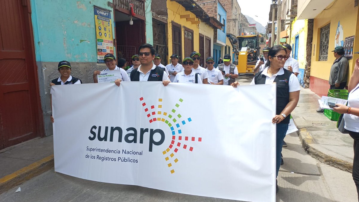 SunarpOficial's tweet photo. #NoticiasSunarp | El equipo de la Sunarp Lima participó en el desfile por la celebración del 110° Aniversario de Elevación de Villa a ciudad de Matucana, en la provincia de Huarochirí. Donde los días 6, 7 y 8 de setiembre realizaremos el programa #SunarpEnTuPueblo. https://t.co/h7VbRCdpdx
