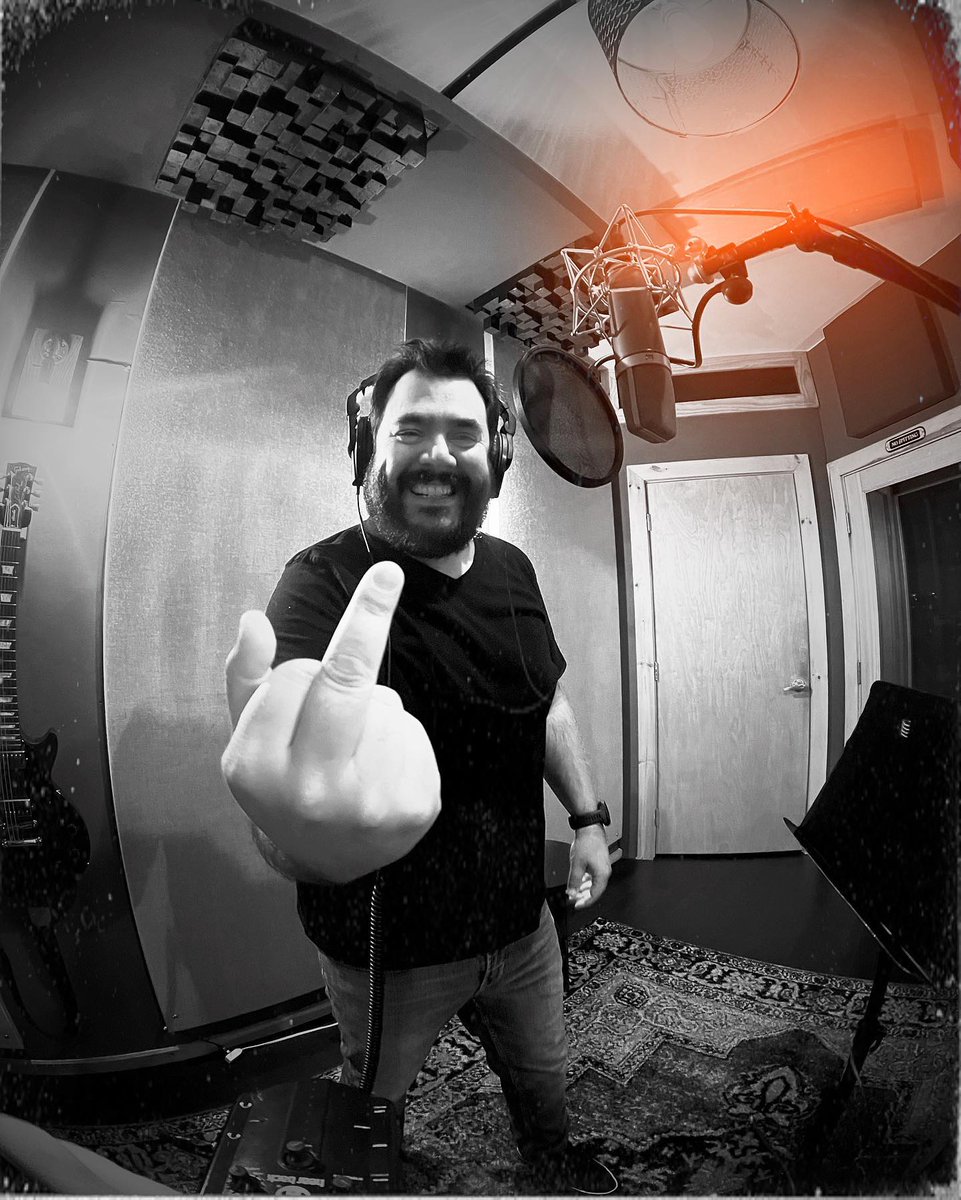 Day 1 of Vocal Tracking. 
#EverythingZen ⚡️💀⚡️