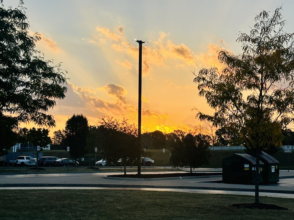 Calm before the storm! Good sunny morning first day vibes!