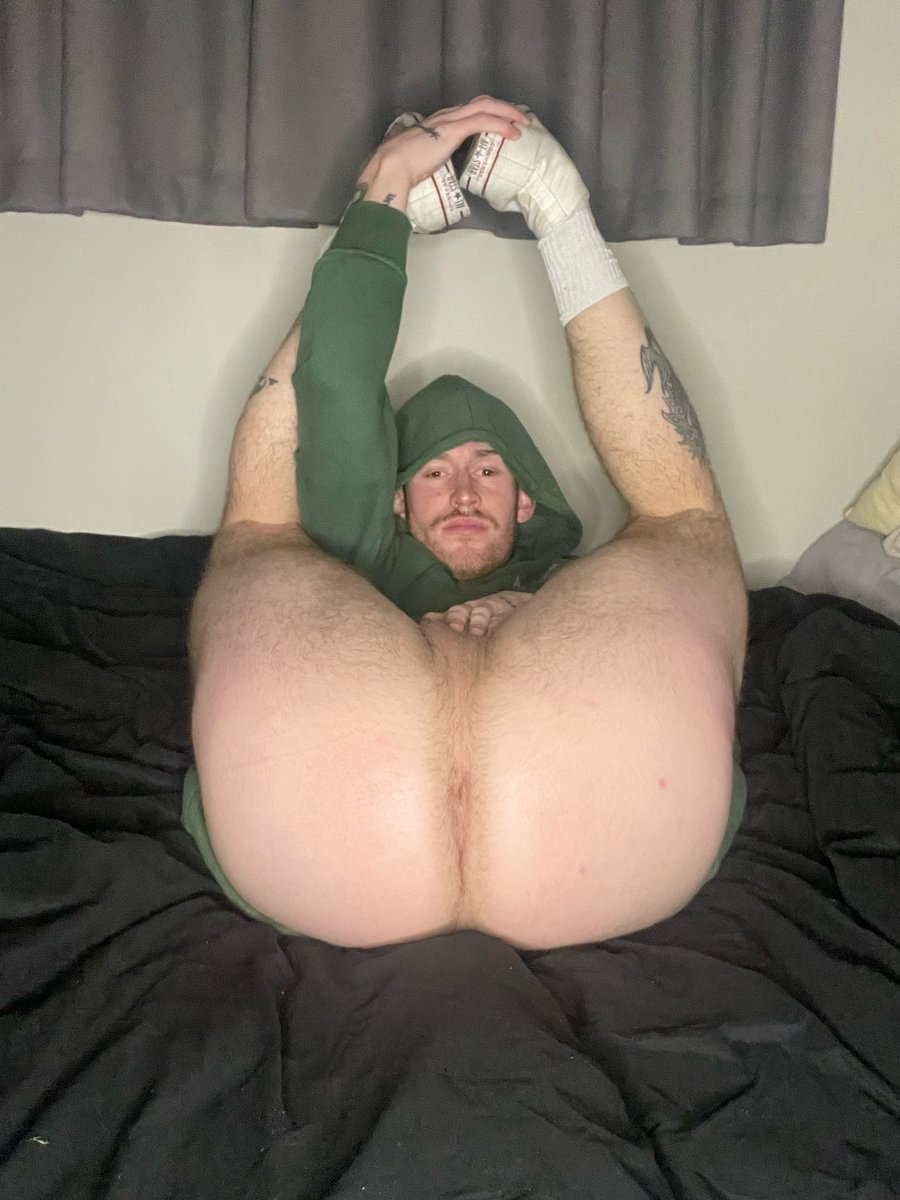 thenzjock's tweet photo. I’ll give you hole, you give me load? https://t.co/Jxg7rBQgGn