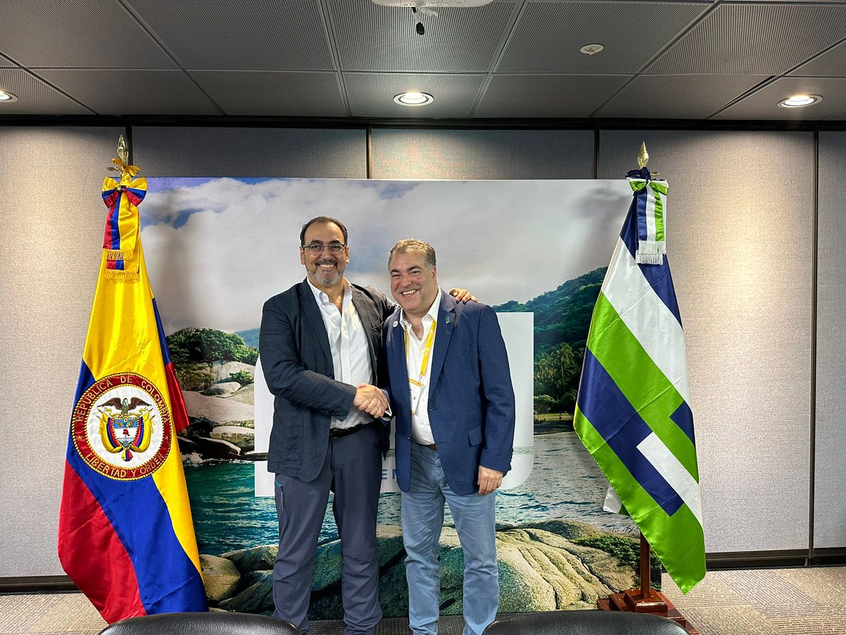 NADB_BDAN's tweet photo. Director General del NADBank @cmateos se adhiere a la declaración colectiva de la Coalición para el Financiamiento del Agua, liderada por @AgendaCAF en el marco del 2023 Finance in Common Summit que busca incrementar financiamiento en el sector de agua. https://t.co/IUfWtybLNj
