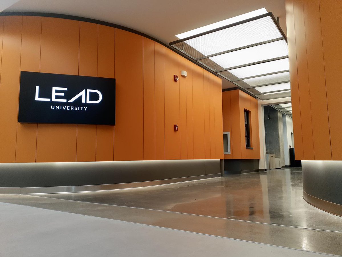 ULeadCR's tweet photo. 😍🧡 ¡Nos encanta nuestra nueva sede!
📍 Torre Universal. https://t.co/ayHH3WOxVl