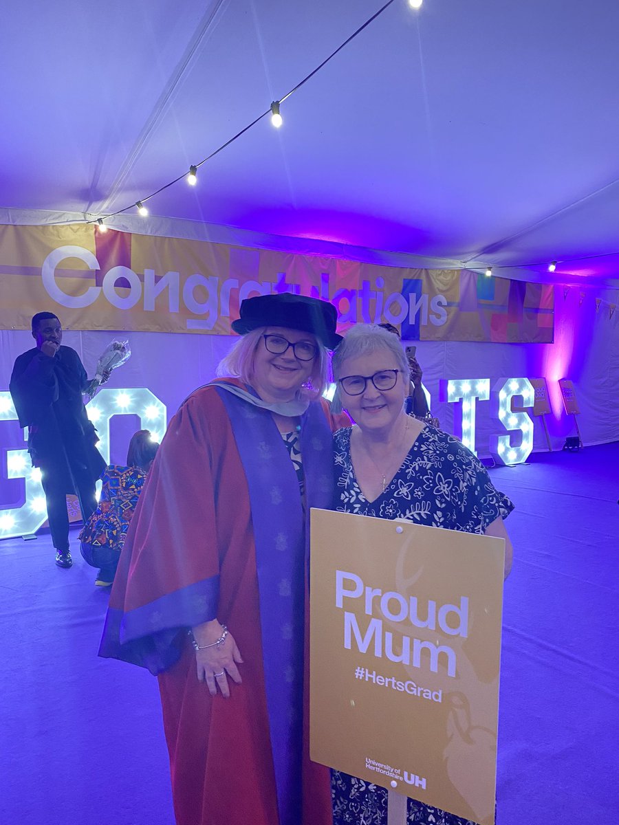 lindyloodles's tweet photo. First time wearing the floppy hat. Graduation has made it all real! Here with my wonderful mum. Congrats to all the graduates and massive thanks to @Wendy_J_Wills  and @amdickinson1 for supervising, and @LisaWhi35145237 for being an amazing mentor❤️ https://t.co/2Tm8r10CZb