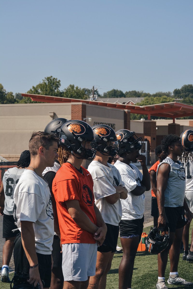 ECUTigersFB's tweet photo. Brotherhood. #BeTheStandard https://t.co/ownGzPcFFl