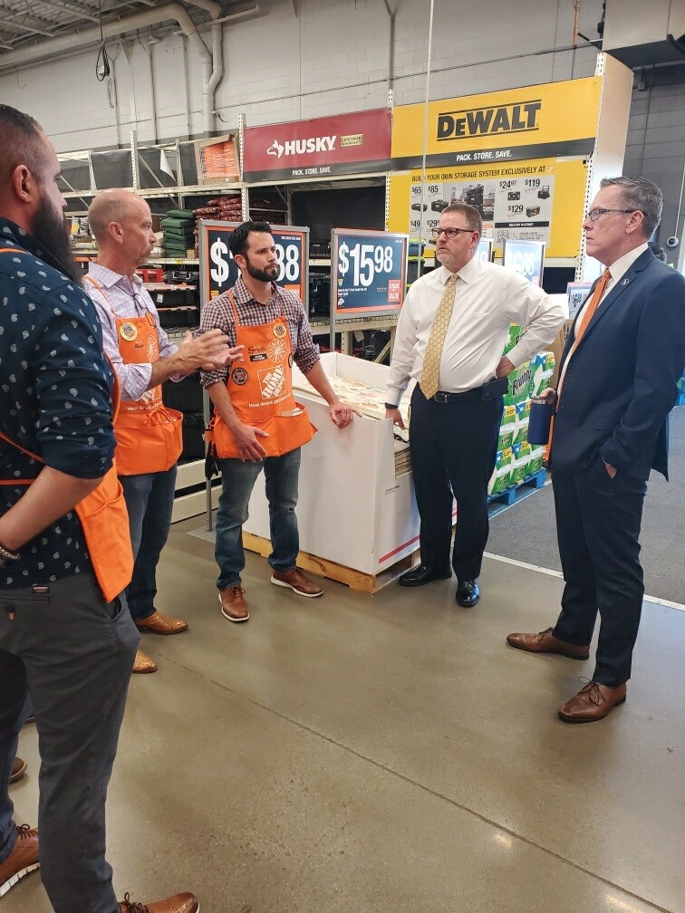 NDAA President Charlie Smith met with @thehome_depot team as part of our National Store Walk Month w/ @RILAtweets. Retailers and DAs are meeting throughout Sept to gain perspective and address #retailcrime and violence. Learn more & sign up to participate//bit.ly/3LhKYTJ