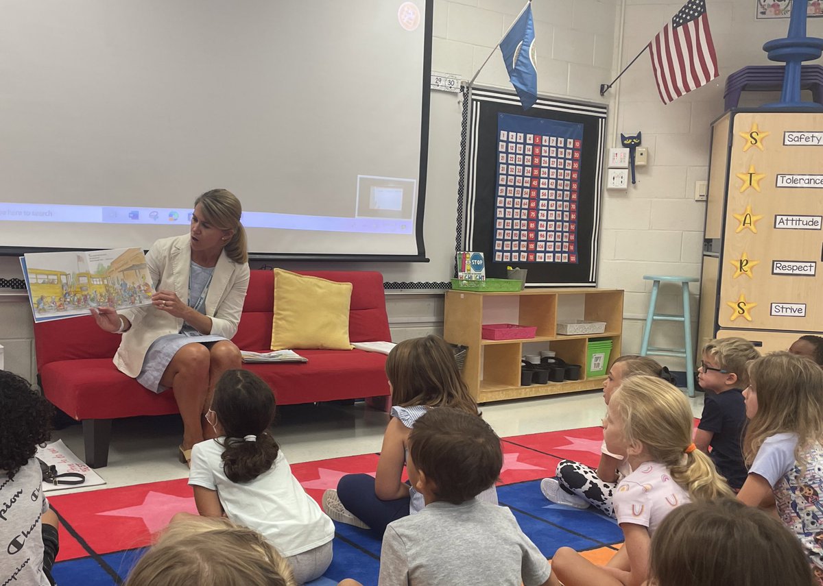 MrsAmyMoser's tweet photo. What better way to reinforce STARS behavior with 1st graders @SES_WJCC than with a read aloud…!  📖 🌊⭐️❤️ https://t.co/efMzQcJRYr