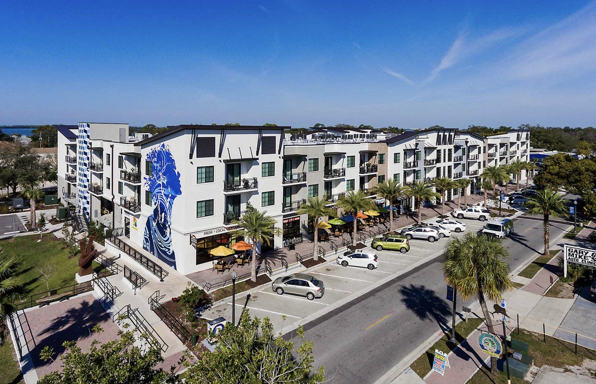 KokolakisBuilds's tweet photo. Happy 5 Year Anniversary to Artisan Apartment Homes! 

Cheers to the construction of an incredible passion project. The Artisan offers their tenants a home in the heart of Dunedin surrounded by art, shopping, entertainment, and restaurants! https://t.co/NW0bVCTG7L