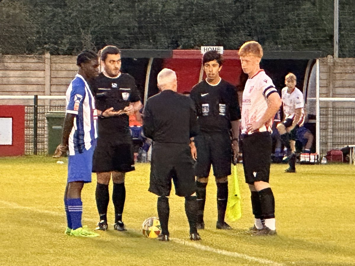 InvestigatorSIO's tweet photo. Proud to watch Max captain the @wandcfc U18’s at just 15 years old in the FA Youth Cup v @thameunitedfc U18’s this evening. A bit of a lesson on the pitch against a very impressive Thame side, but every day’s a school day!! https://t.co/JTvyh9lkPb