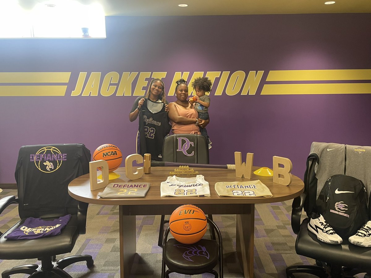 tionnecm0's tweet photo. After a great visit, I am extremely blessed to receive an offer to continue my academic and athletic career at Defiance College! Thank you so much @CoachCPeay for this opportunity! @MWTakeover @Coachshack34 https://t.co/w1TWkIRuLr