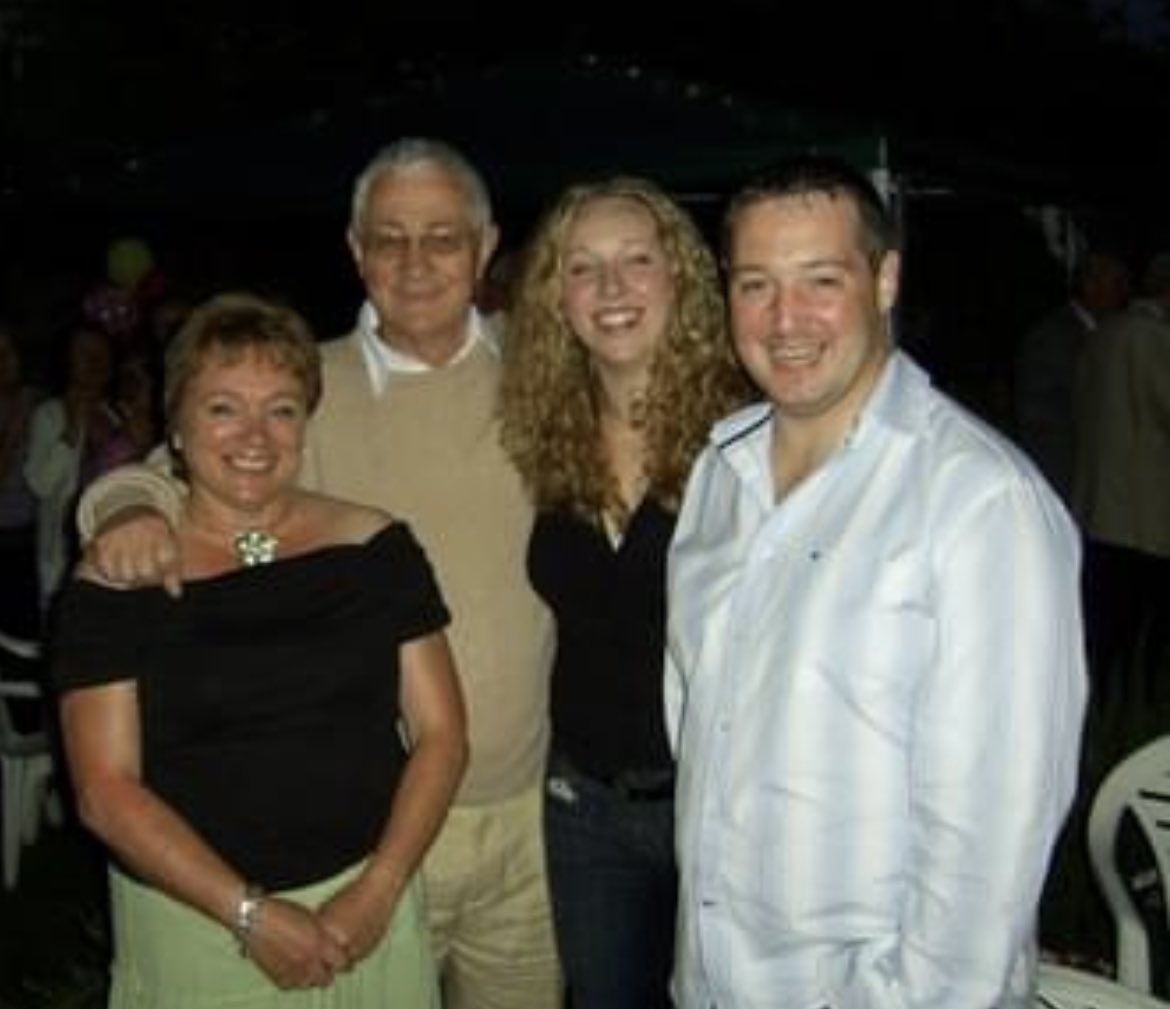 Éanna Hassett tweet media