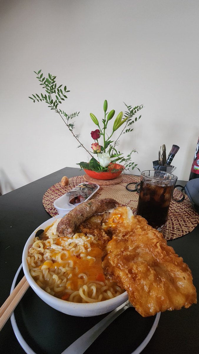 Fish & Cheese kimchi ramyun With Chutney Boerewers (South african sausage) East meets the commonwealth fusion dish haha With #ikebana 9