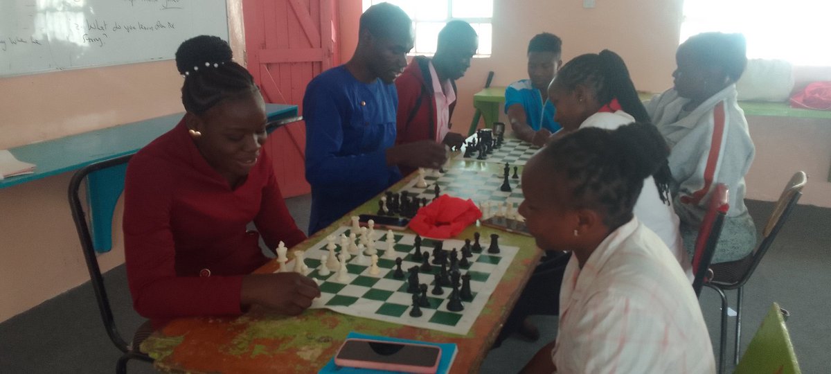 DicksonGitari2o's tweet photo. Teaching teachers how to play the beautiful game of Chess is a short cut to spreading the game to many students within a  short time. This also makes the follow up easier. Today at ROOTS ACADEMY NAKURU &amp;ROOTS JUNIOR SECONDARY SCHOOL .@BerniceWambui22 
@thegiftofchess https://t.co/KCbUy9OKDE