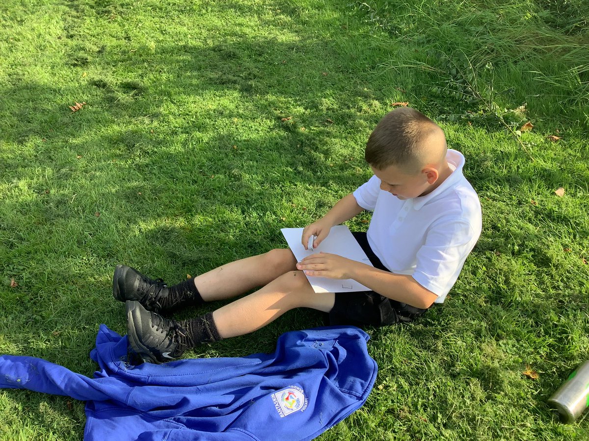 mrsmitchell_l's tweet photo. We took advantage of the weather to do some outdoor sketching. We used charcoals to sketch some urban landscapes #bantArt #bantCreativity https://t.co/afuJde6NHX