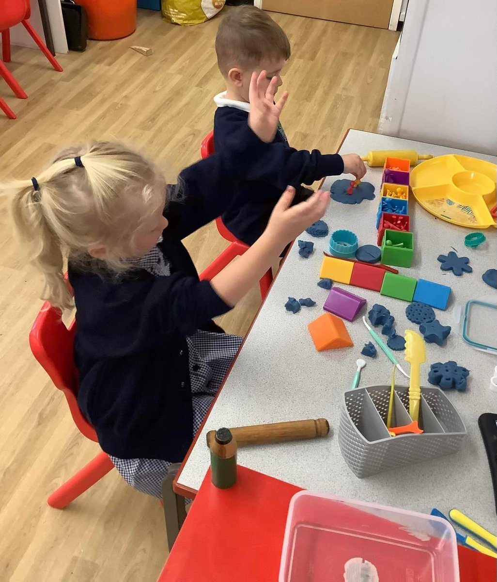 Reception had a brilliant first day today. We can’t wait to see what you explore tomorrow!🌸