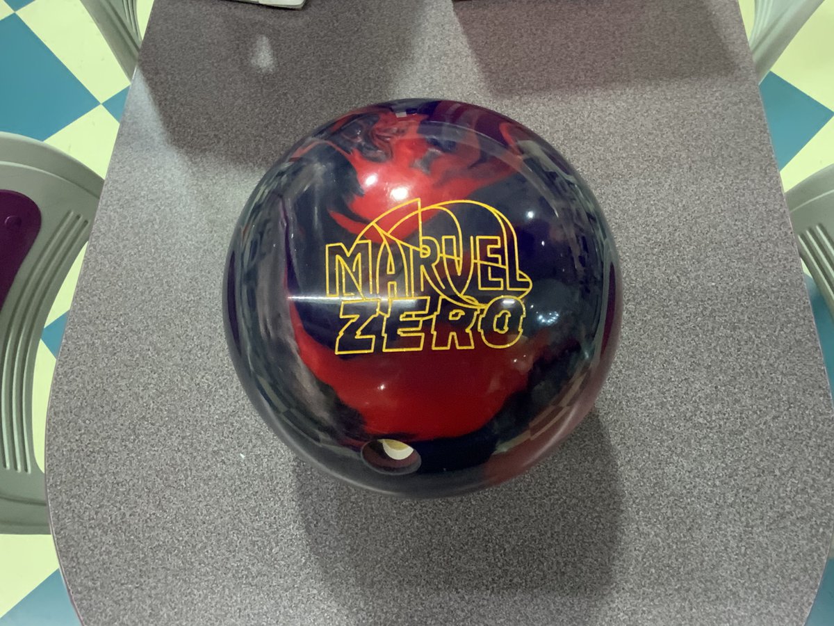 NobuKenBowling's tweet photo. のぶけんボウリング登録者8000人突破しました🥳
記念にプレゼント企画をします‼️
今回はボールを2名様にプレゼント🎉

【参加方法】
①@Nobuhito_92 @Kenta1267 @NobuKenBowling この3つのアカウントのフォロー
②このツイートをRT(リツイート)

締切は次の当選発表YouTubeライブまで‼️ https://t.co/M27W8yAJXw