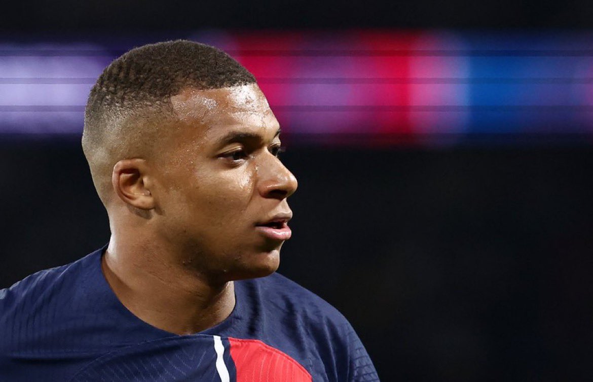 Comunicado_Ofic's tweet photo. 🚨 Kylian Mbappé está abierto a la idea de unirse al Liverpool el próximo verano mientras busca salir del PSG en 2024.

Vía L'Equipe https://t.co/p0uaaI9Sqg