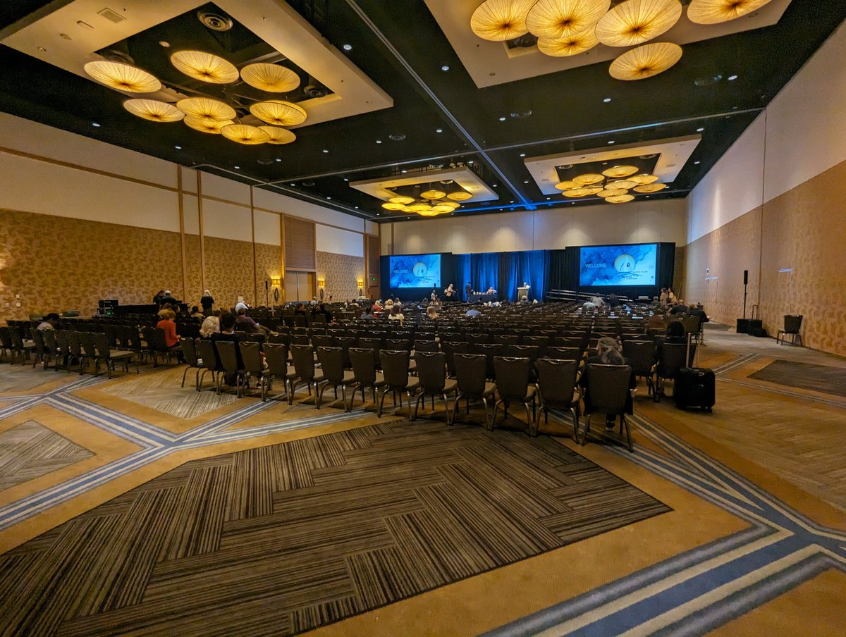 ShaneStoneMD's tweet photo. They gave us the biggest room at the conference because we know it's going to be a full house this afternoon #ASCIP #thecloser https://t.co/0QXg7q2PsG