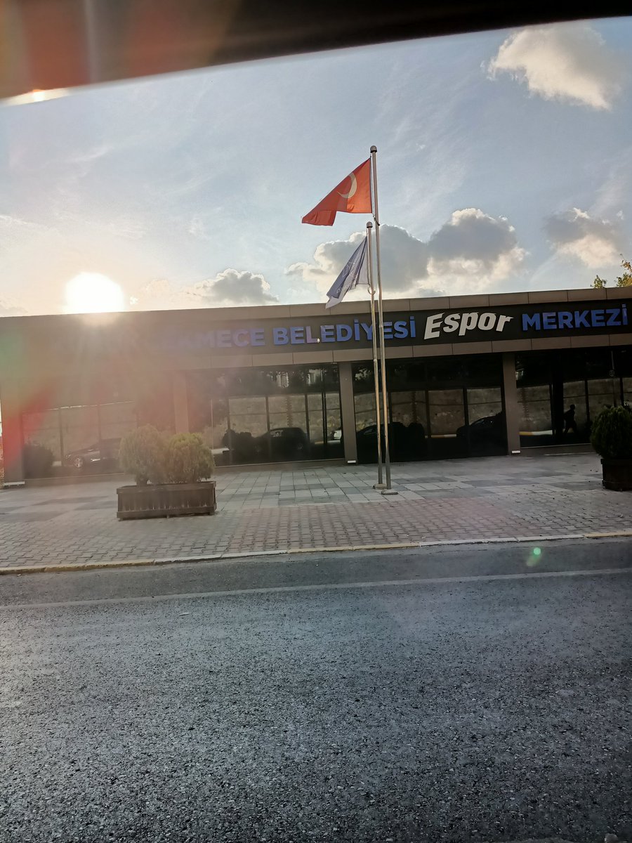 Bizim belediyemiz de varmı böyle bir merkez <a href="/beylikduzubeltr/">Beylikdüzü Belediyesi</a>