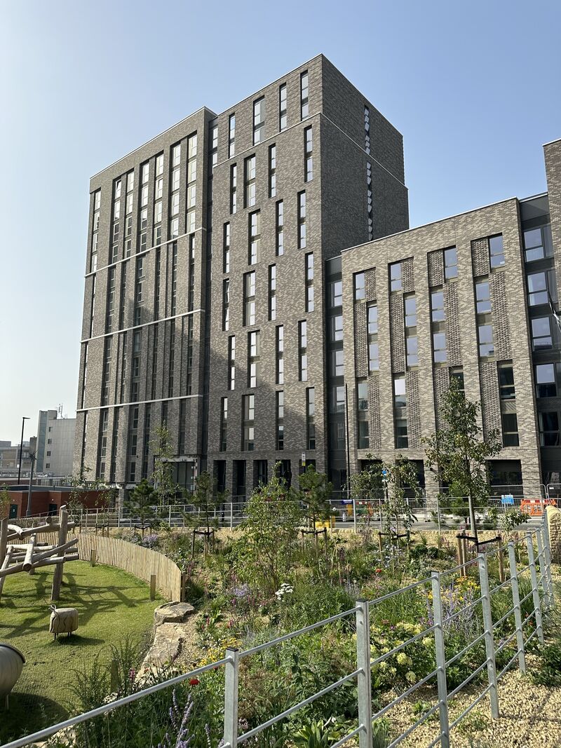 We may be slightly biased, but we think that Kangaroo Works looks pretty amazing in the Sheffield sunshine! 🌞  #sheffieldissuper  #architecture  #buildtorent