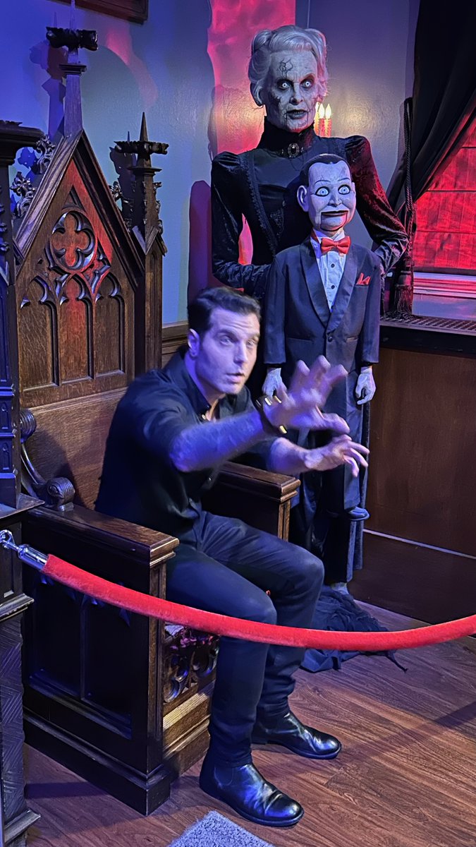 CKCommGroup's tweet image. Spencer Charnas was at @CountOrloks with @NBC10Boston's @mattfortintv putting together a story about this weekend’s @SilverScreamCon.