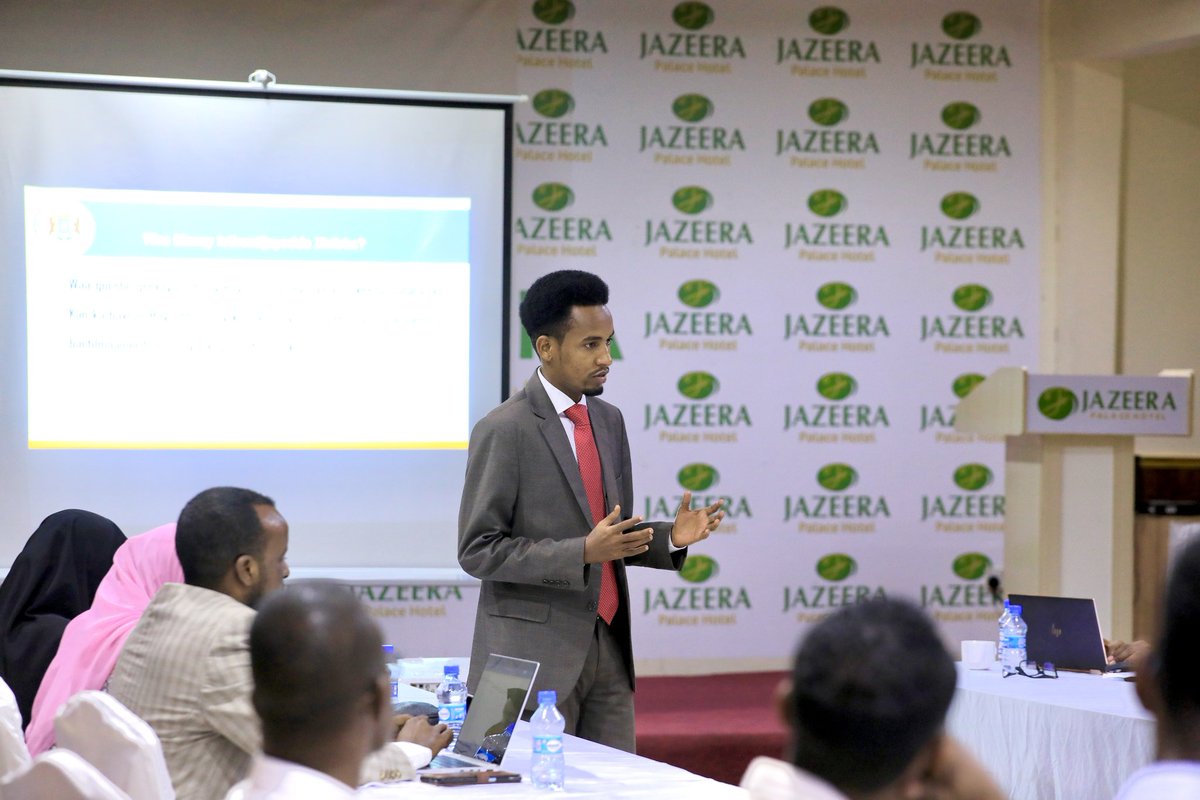4MMumin's tweet photo. In #Mogadishu, Presenting About Strategic Communications for the @MoIFARSomalia's Sub Agencies Staff to improve their performance and Skills. https://t.co/KTmacmt11Q