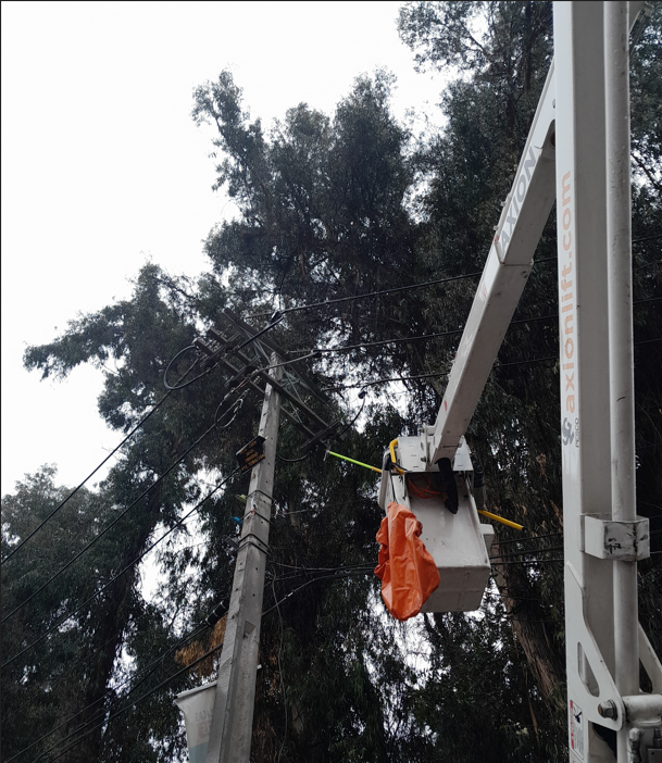 Enel_Informa_CL's tweet photo. [14:48]  Les compartimos imágenes del #CorteDeEnergía ya normalizado que afectó al sector desde Enrique Olivares hasta San Jorge en la comuna de La Florida. https://t.co/bubvuGt9vE
