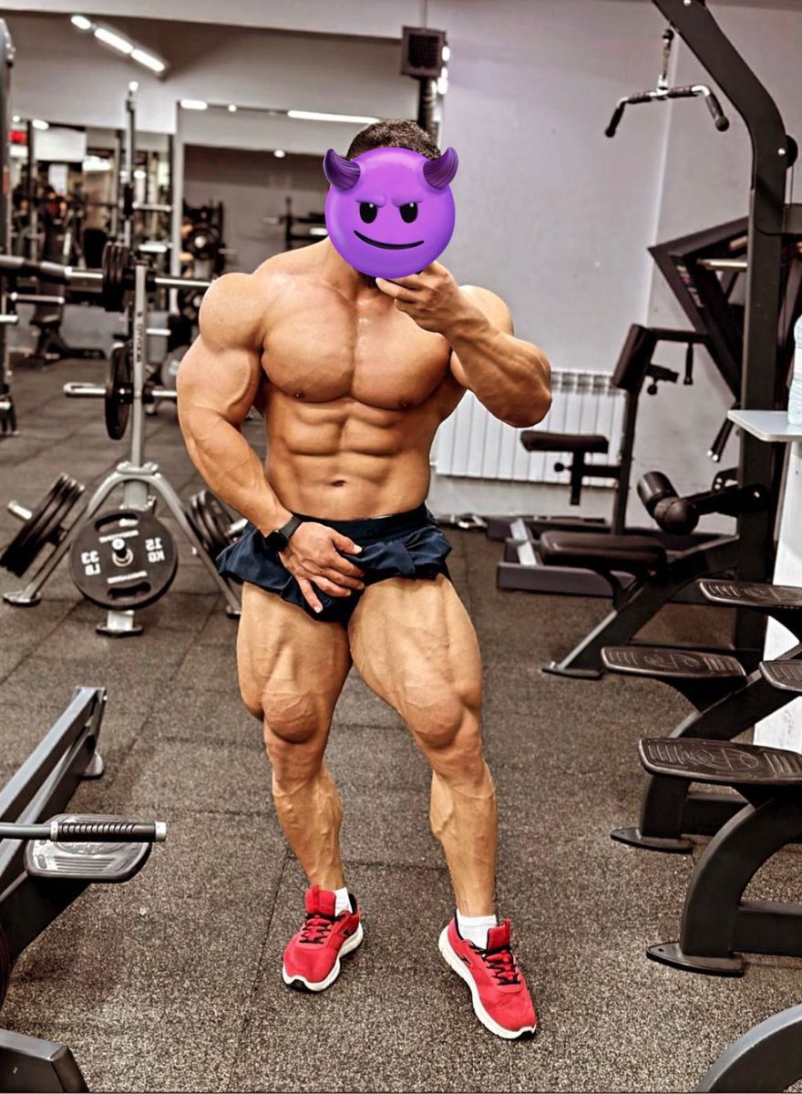 biggali90's tweet photo. Godly body 😈 https://t.co/wWPCKFQbXh